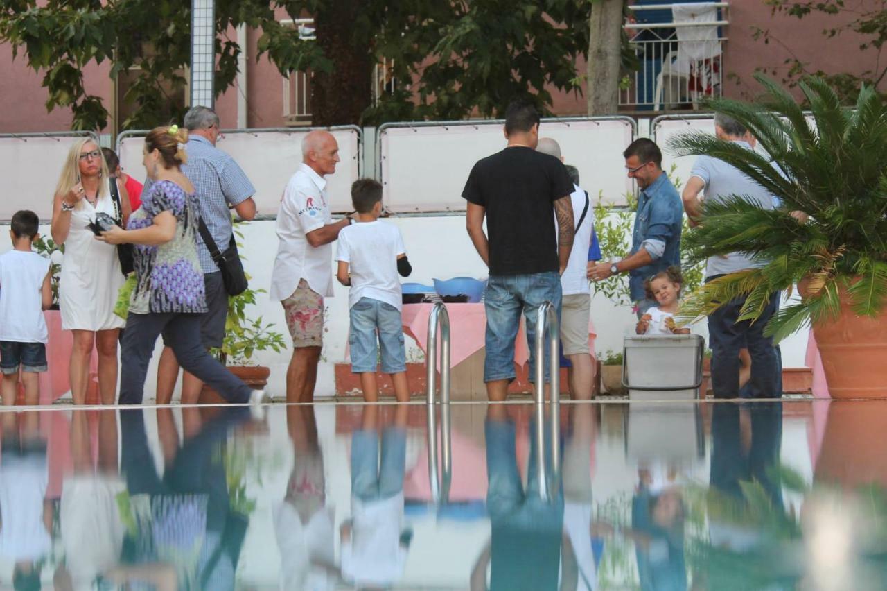 Hotel Ginevra Riccione Exterior photo